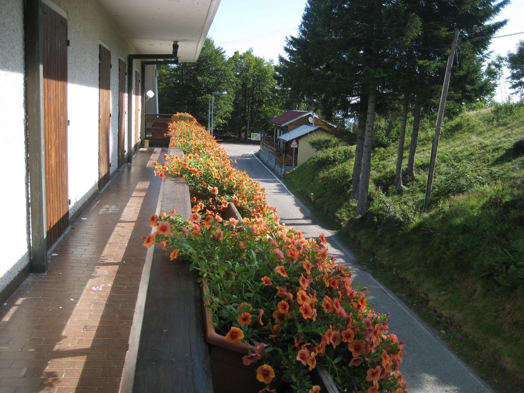 Albergo Casa Della Neve Stresa Exterior photo